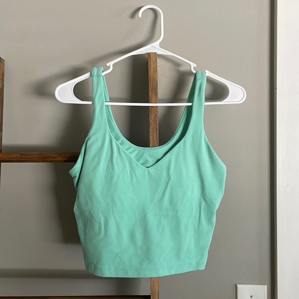 Gently used Lululemon mint green cropped align tank top!